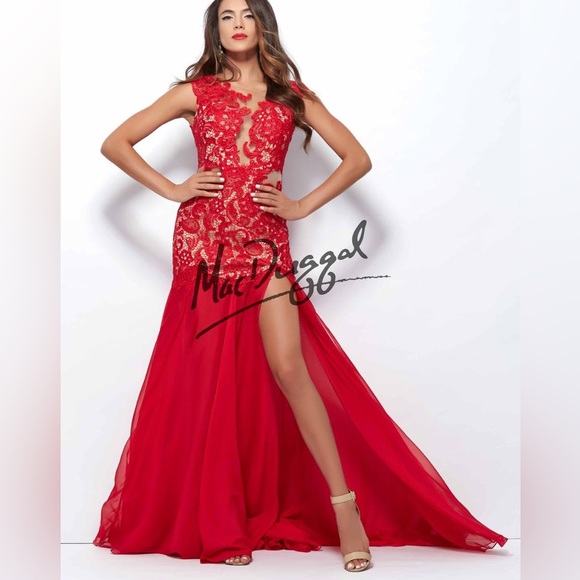 Lace gown - Picture 4 of 4